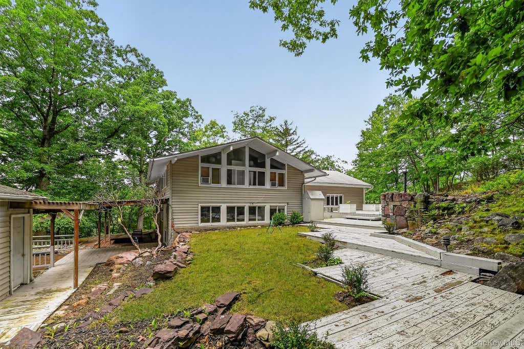 Photo of 15 Overlook Drive, Highland Mills, NY 10930 (MLS # 1037999)