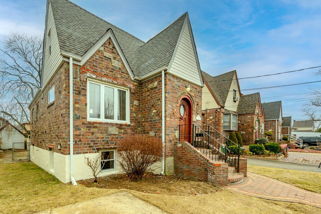 158-34 W 96 Street, Howard Beach, New York image 1