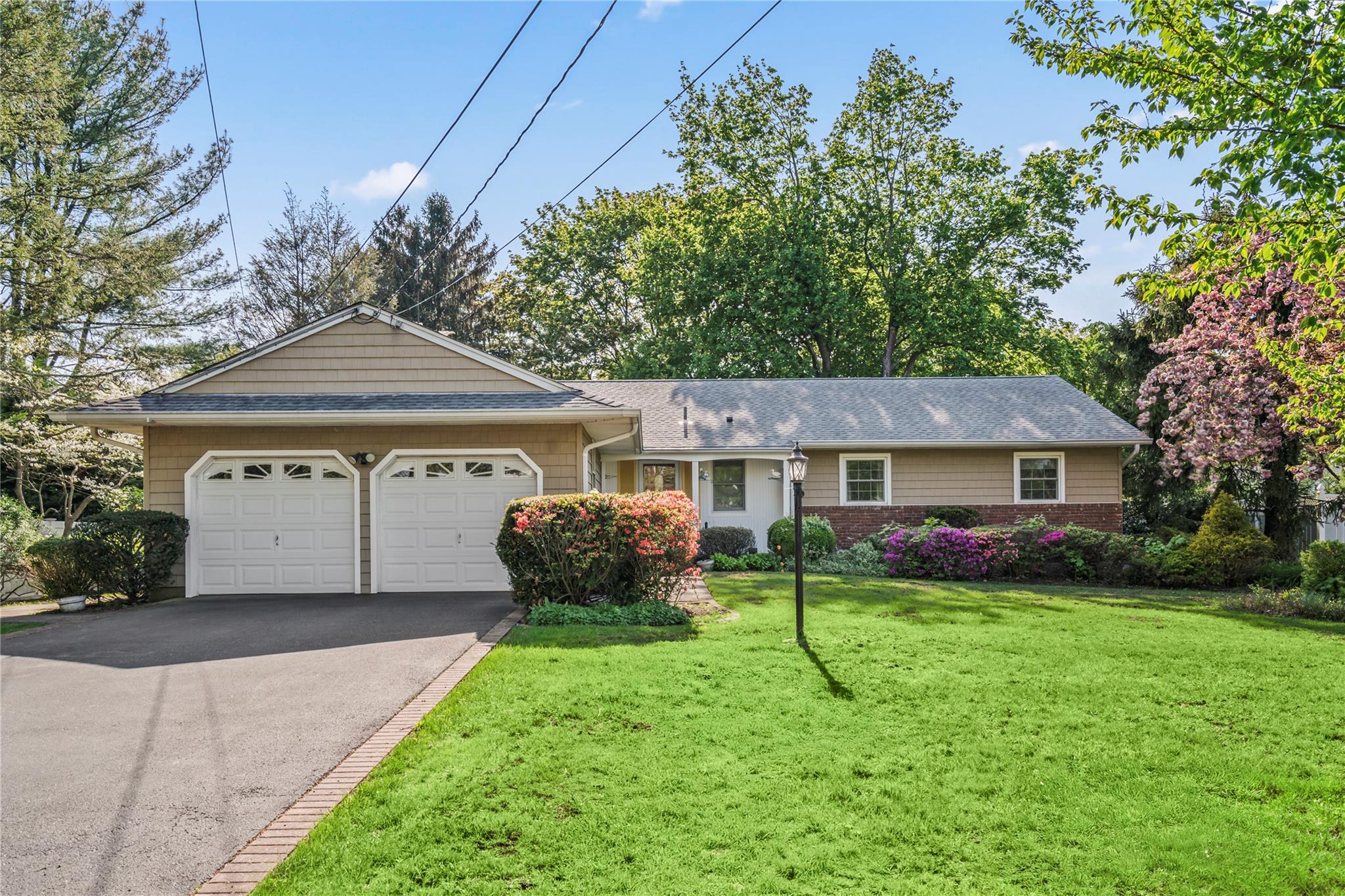 359 Old Bridge Road, East Northport, New York image 1