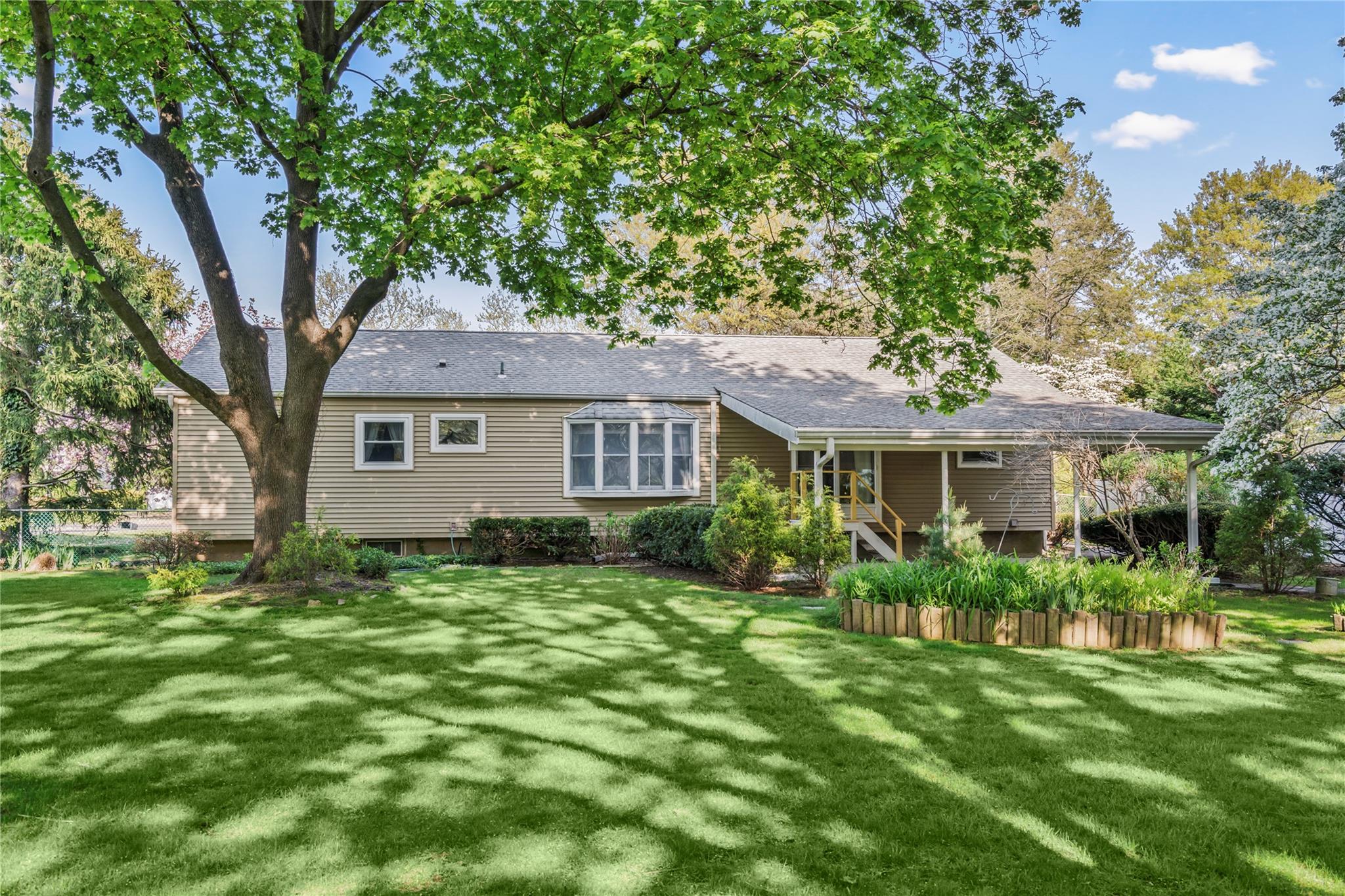 359 Old Bridge Road, East Northport, New York image 24