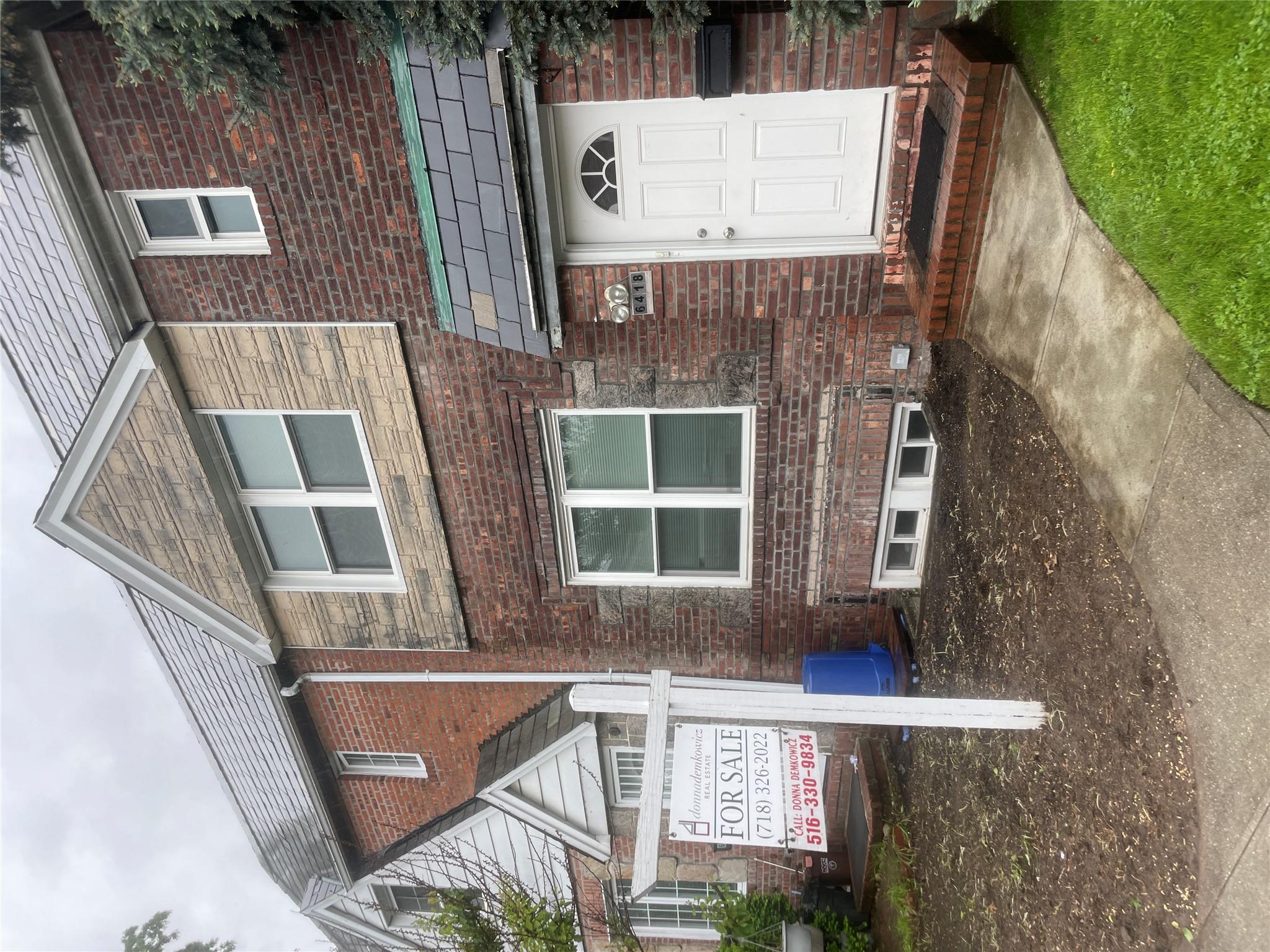 Property for Sale at 84 Place, Middle Village, Queens, NY - Bedrooms: 3 
Bathrooms: 2 
Rooms: 7  - $1,100,000