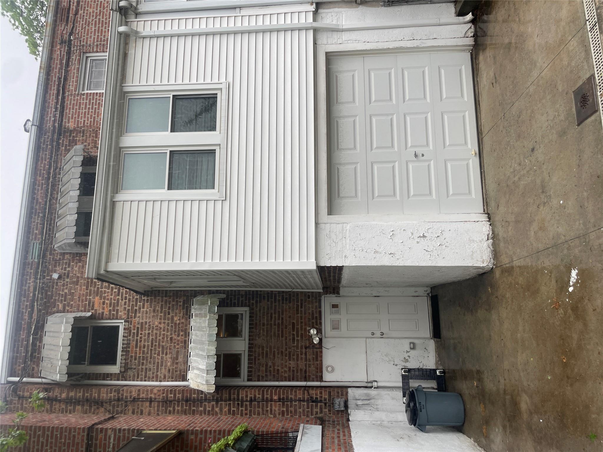 64-18 84 Place, Middle Village, New York image 19