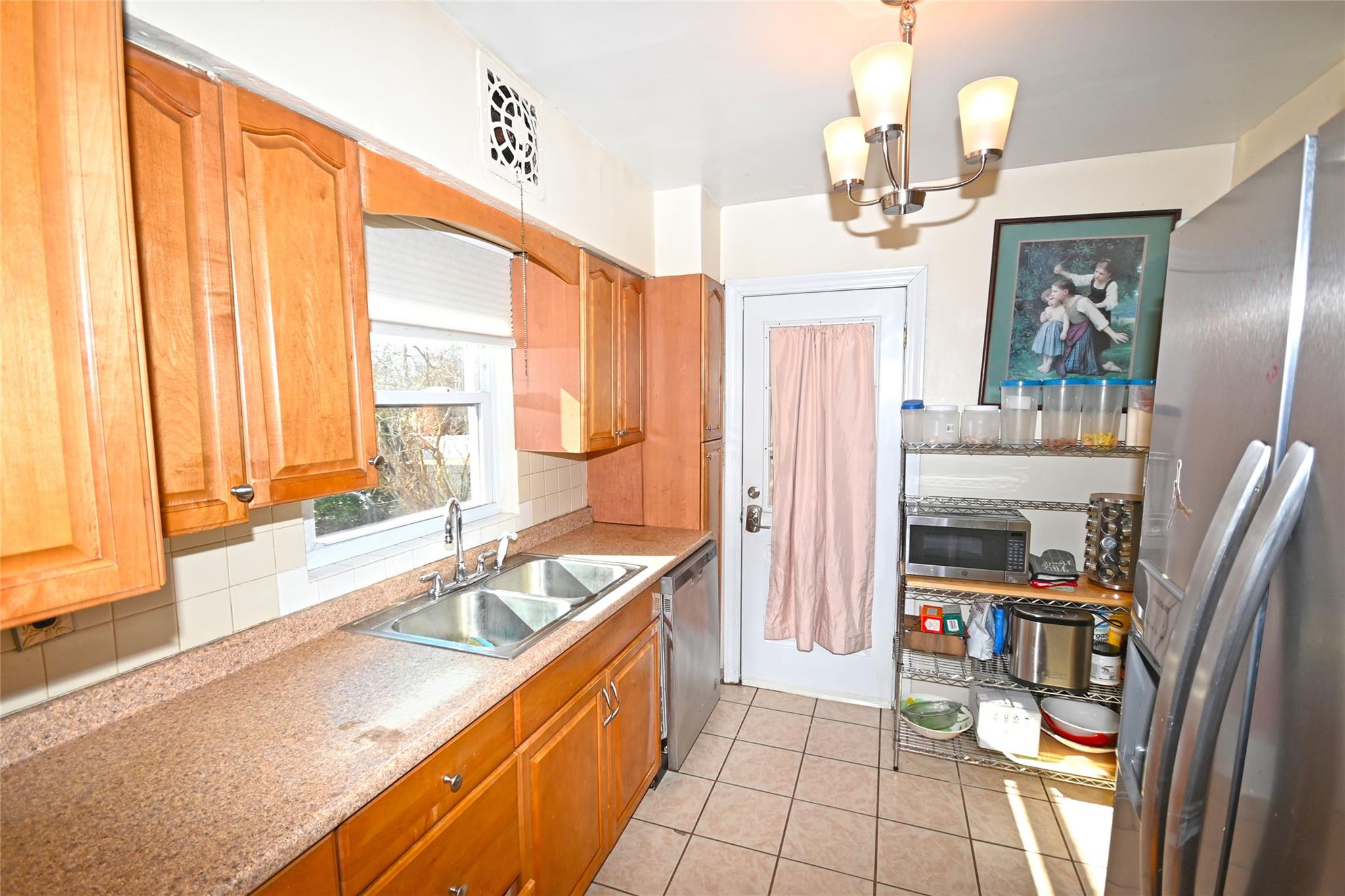 86 Primrose Drive, New Hyde Park, New York image 11