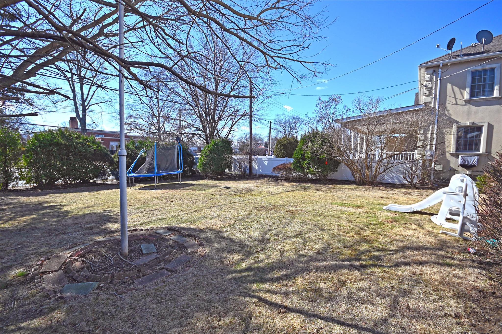86 Primrose Drive, New Hyde Park, New York image 22