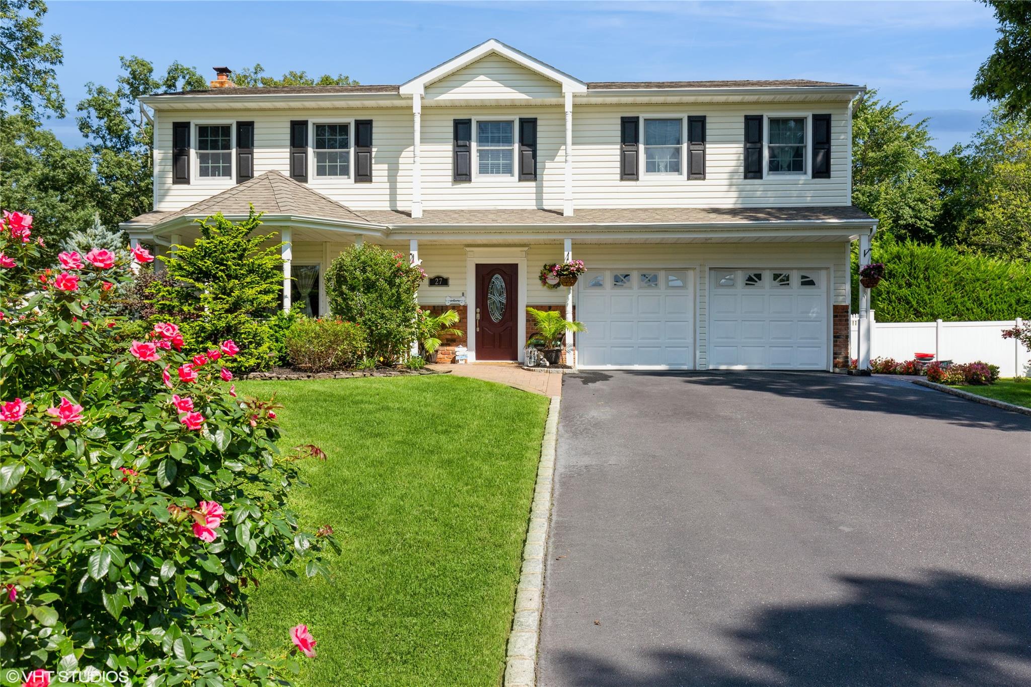27 Gaynor Avenue, Nesconset, New York image 1