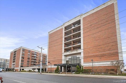 Condo For Sale - 230 W Broadway #413<br/> Long Beach, NY 11561