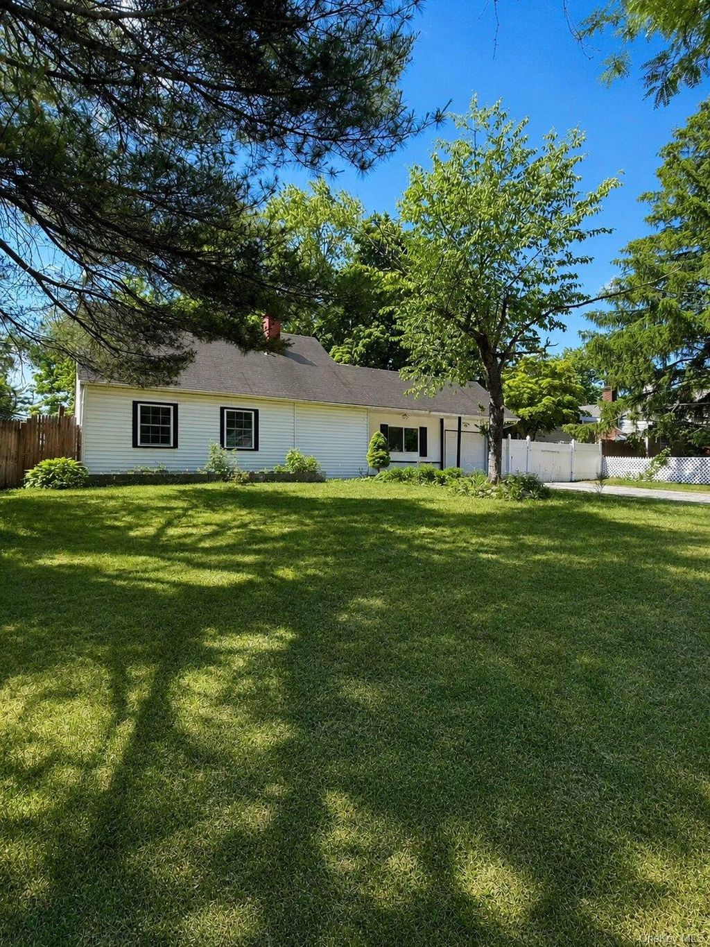 Photo of 382 Jamaica Avenue, Medford, NY 11763 (MLS # 1023621)