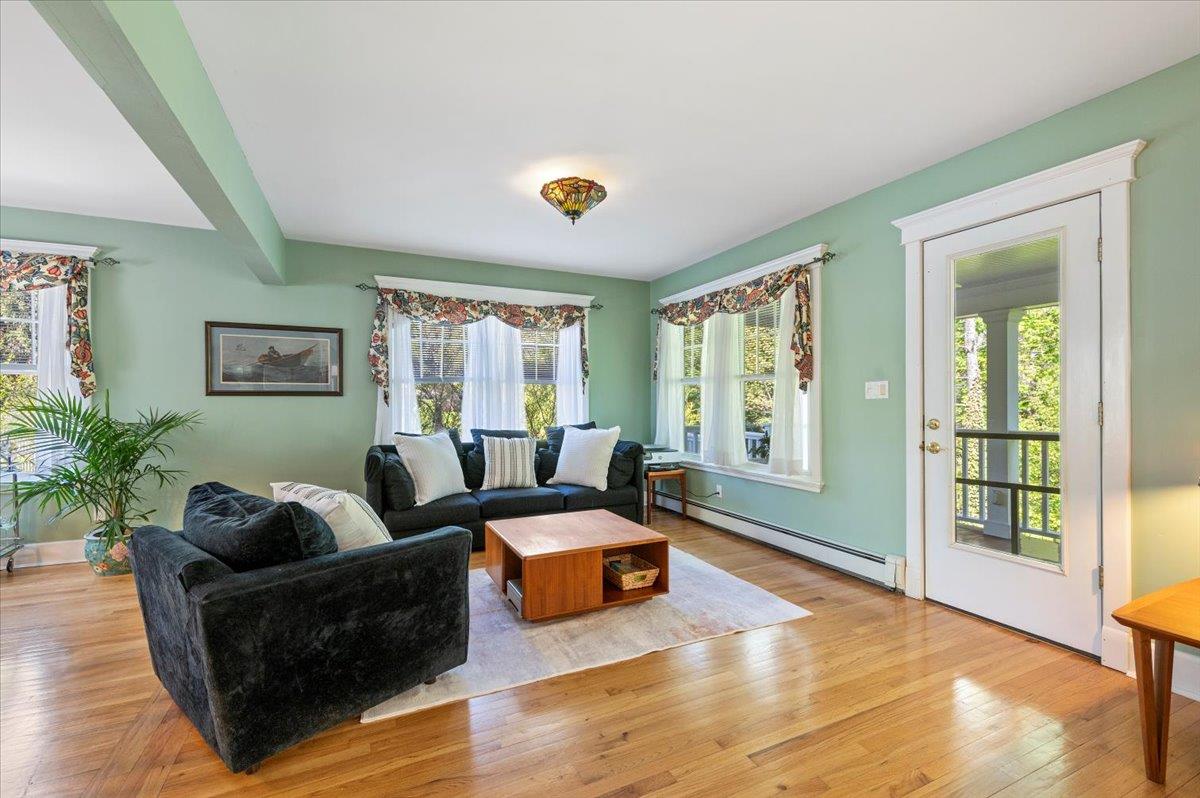 22 Stratford Avenue, Greenlawn, New York image 10