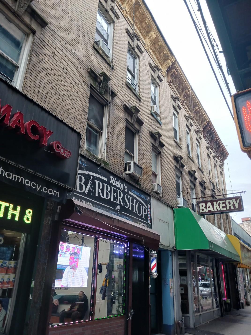 Jamaica Avenue, Woodhaven, Queens, NY - 6 Bedrooms  
3 Bathrooms - 