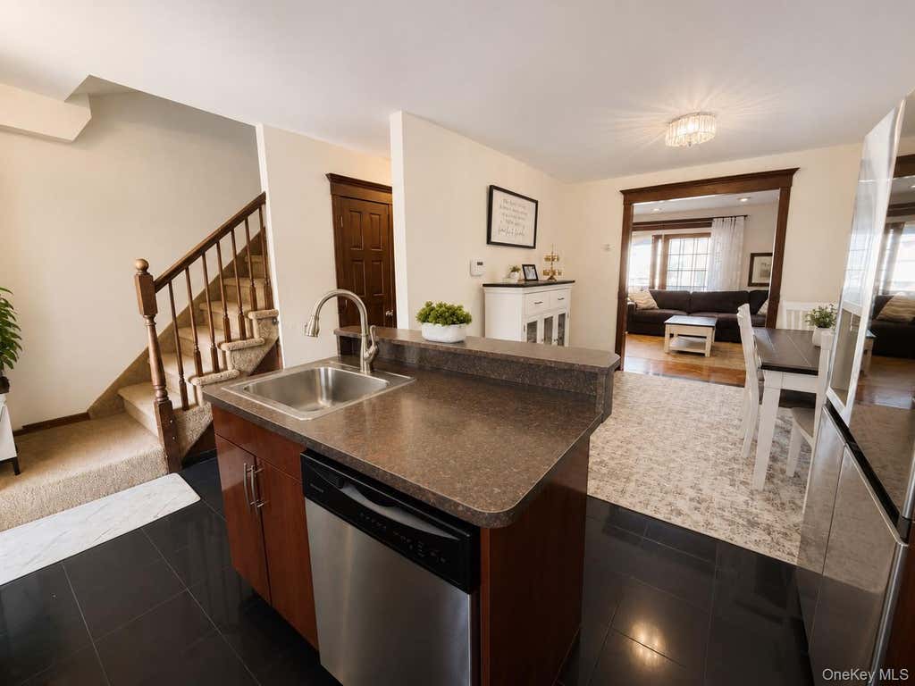 Photo of 1626 Bayview Avenue, Bronx, NY 10465 (MLS # 1025553)