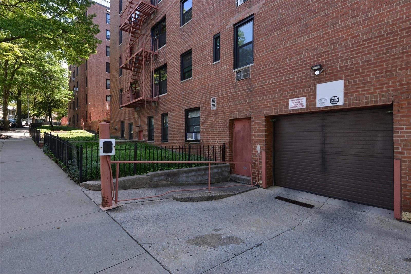 139-15 83 Avenue #409, Briarwood, New York image 30
