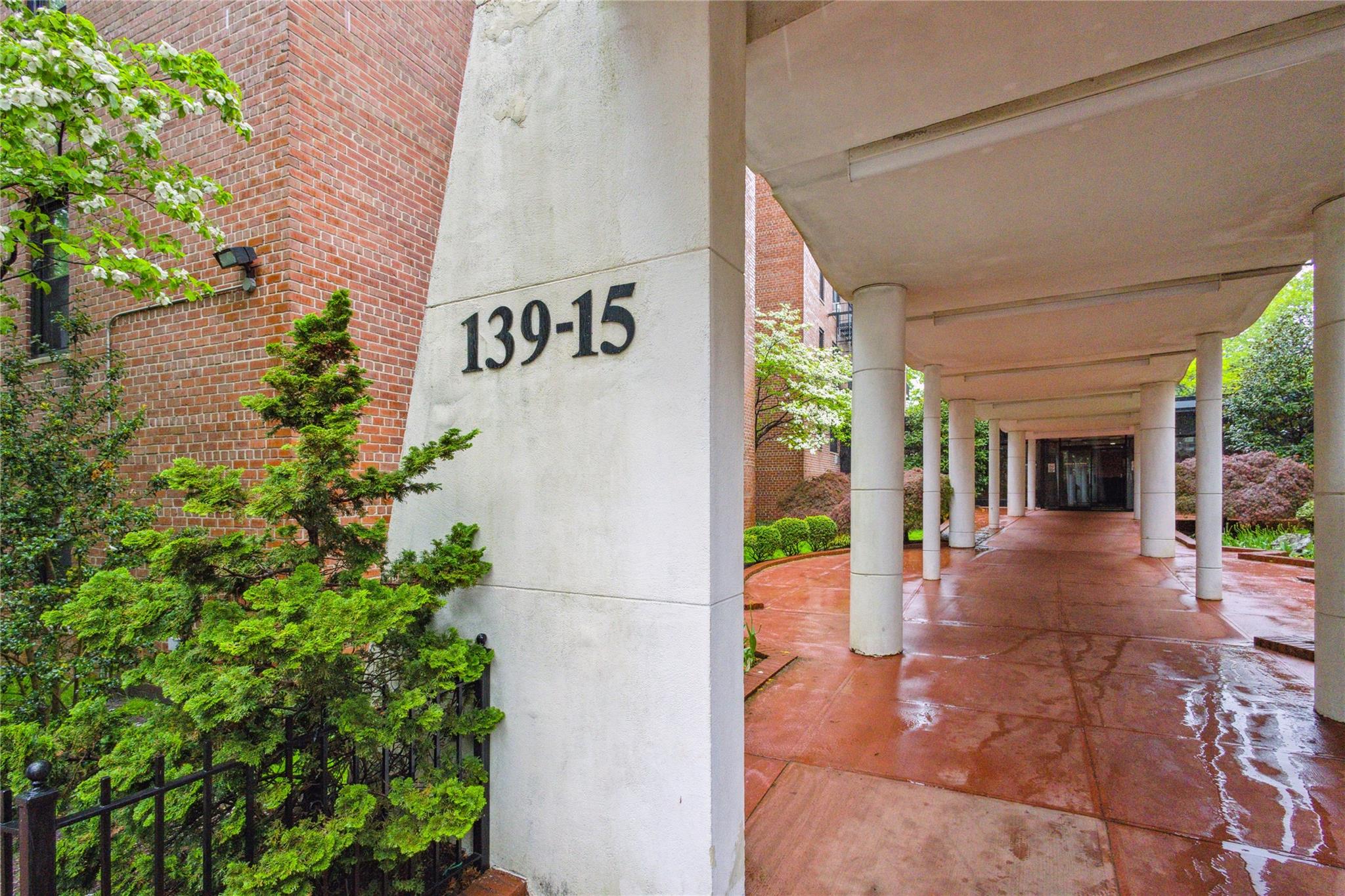 139-15 83 Avenue #409, Briarwood, New York image 3