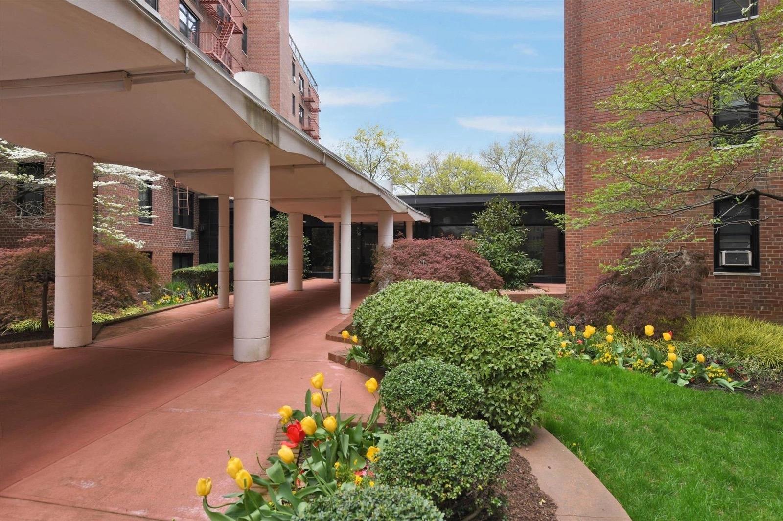 139-15 83 Avenue #409, Briarwood, New York image 28