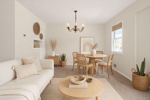 Photo of 15 Essex Place #15K, Yorktown Heights, NY 10598 (MLS # 903883)