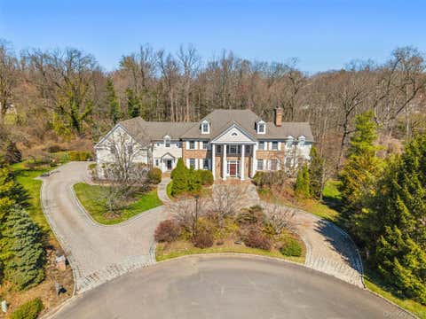 Homes For Sale - 5 Rocky Hollow Drive<br/> Larchmont, NY 10538