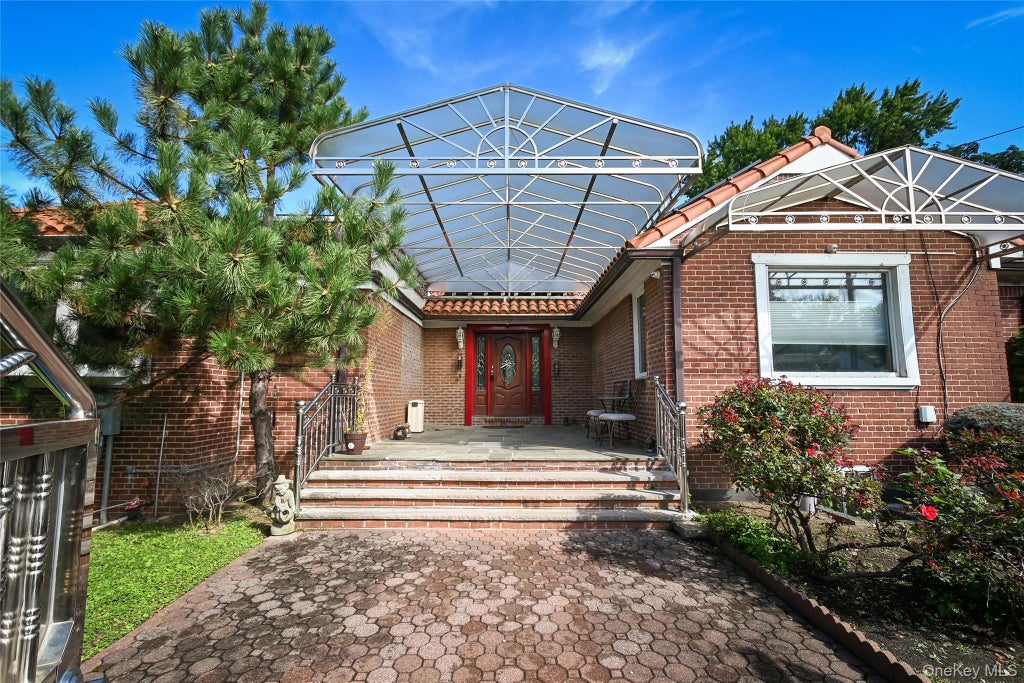 Photo of 14527 13th Avenue, Whitestone, NY 11357 (MLS # 1054296)
