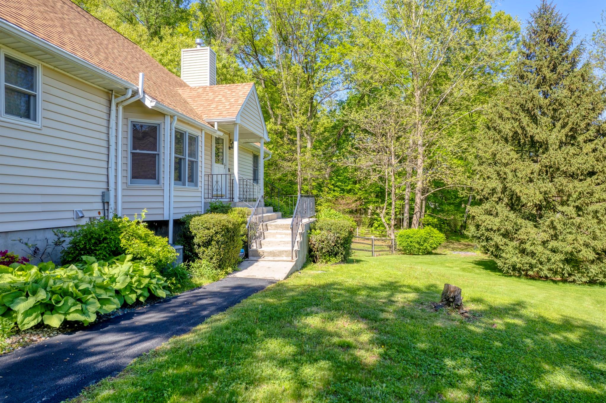 98 Red Maple Road, Saugerties, New York image 3