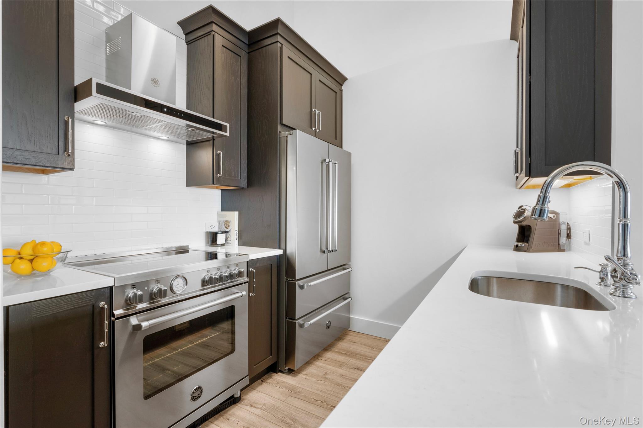 25 Leroy Place PH08