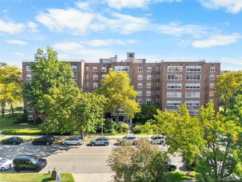 1865 211 th Street 5E Bayside NY 11360