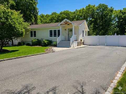 Homes For Sale - 214 Pleasant Street<br/> Ronkonkoma, NY 11779