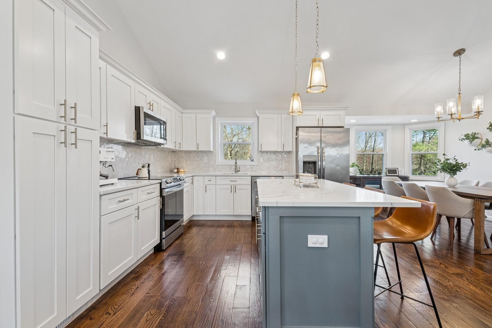 18 N Paul Revere Lane, Centerport, New York image 6