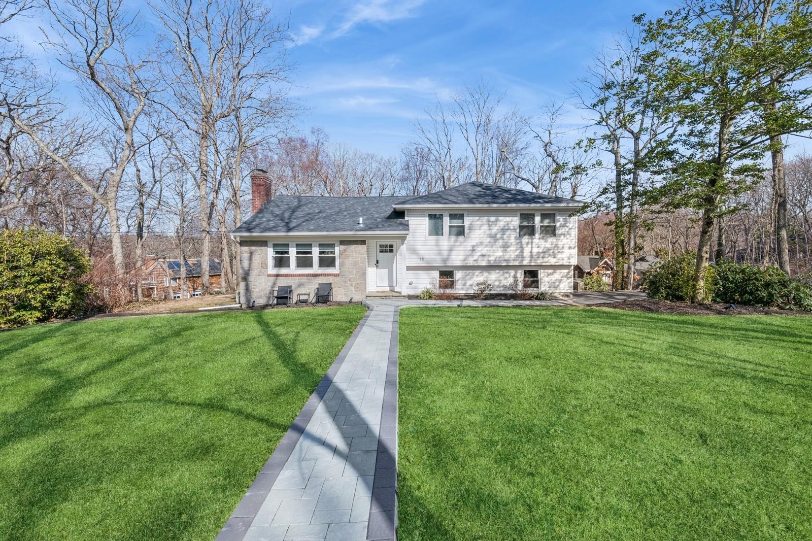 18 N Paul Revere Lane, Centerport, New York image 2