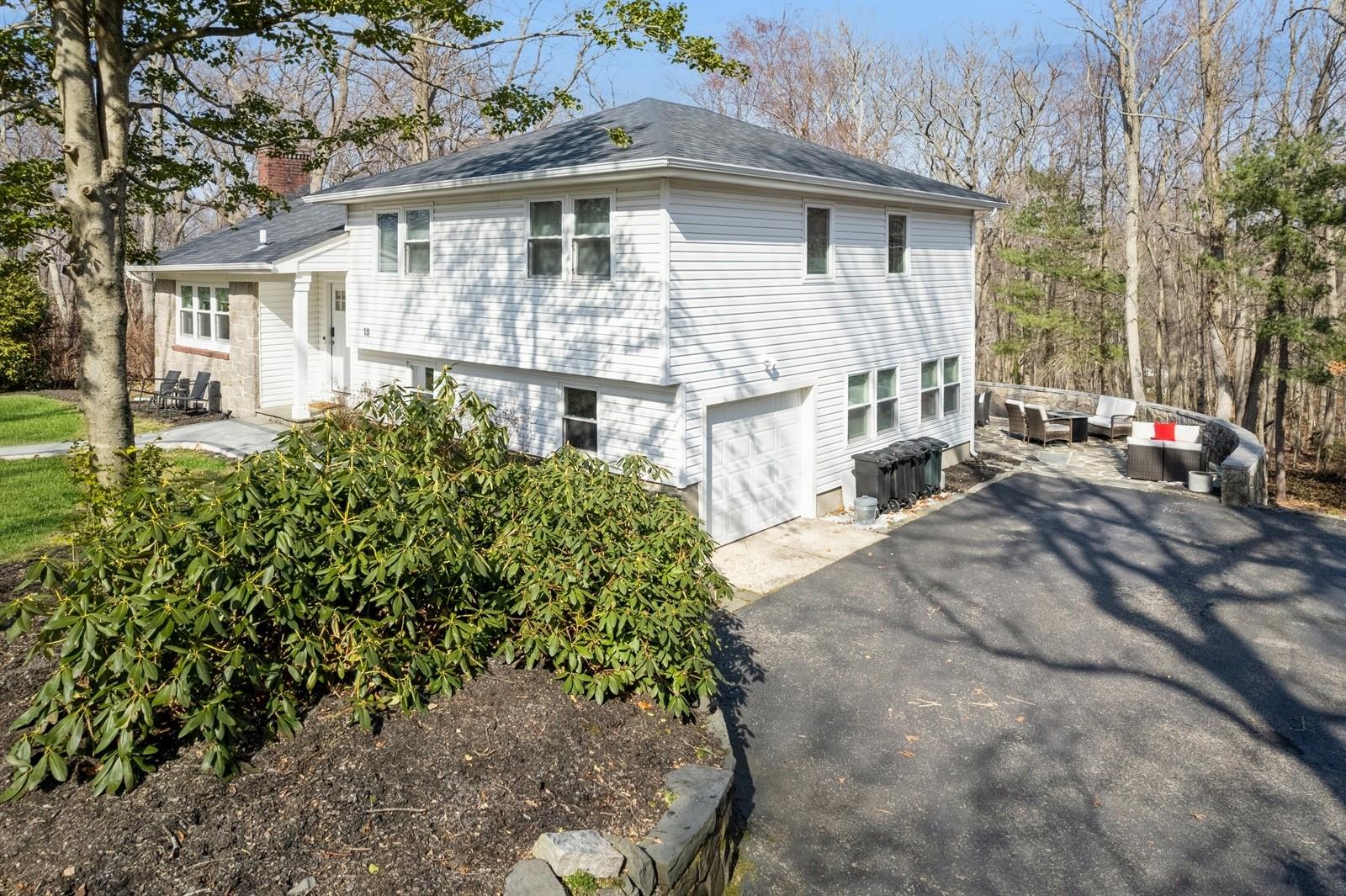 18 N Paul Revere Lane, Centerport, New York image 34