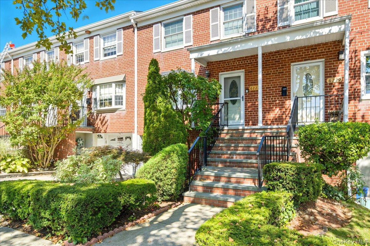 6227 Douglaston Parkway 13