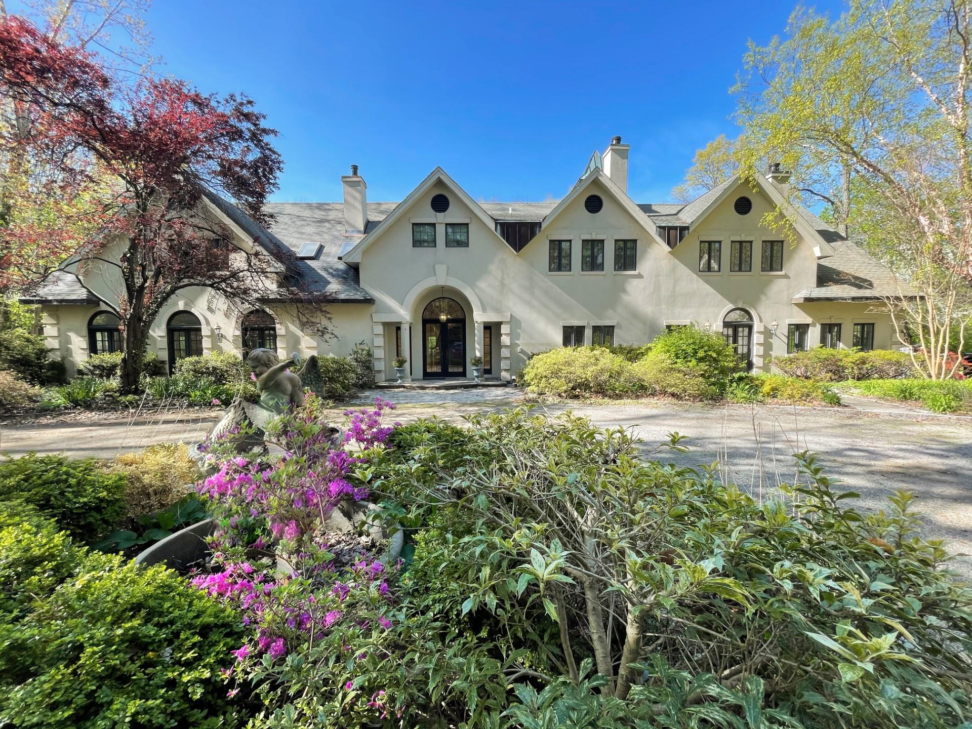 358 Centre Island Road