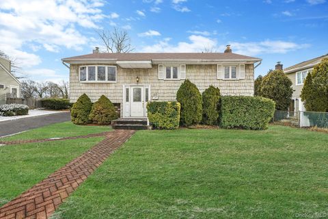 60 Liberty Avenue North Babylon NY 11703