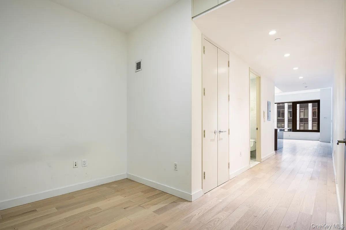 75 Wall Street 24D