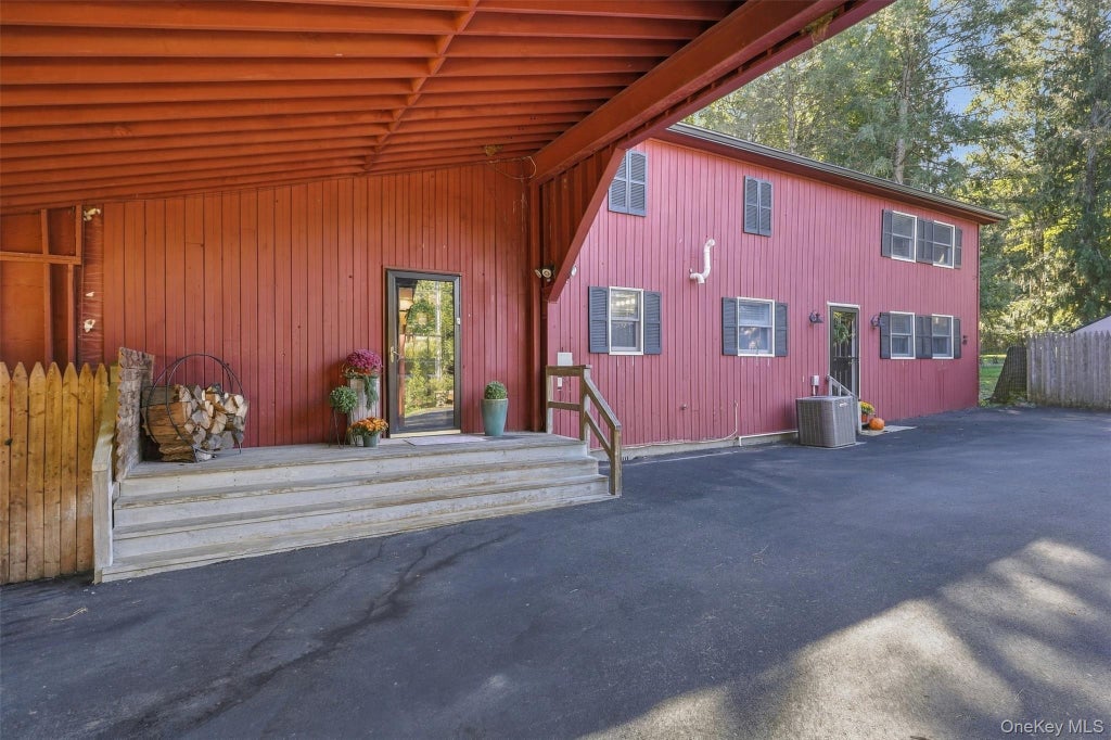 Photo of 49 Weeks Avenue, Cornwall On Hudson, NY 12520 (MLS # 1062960)