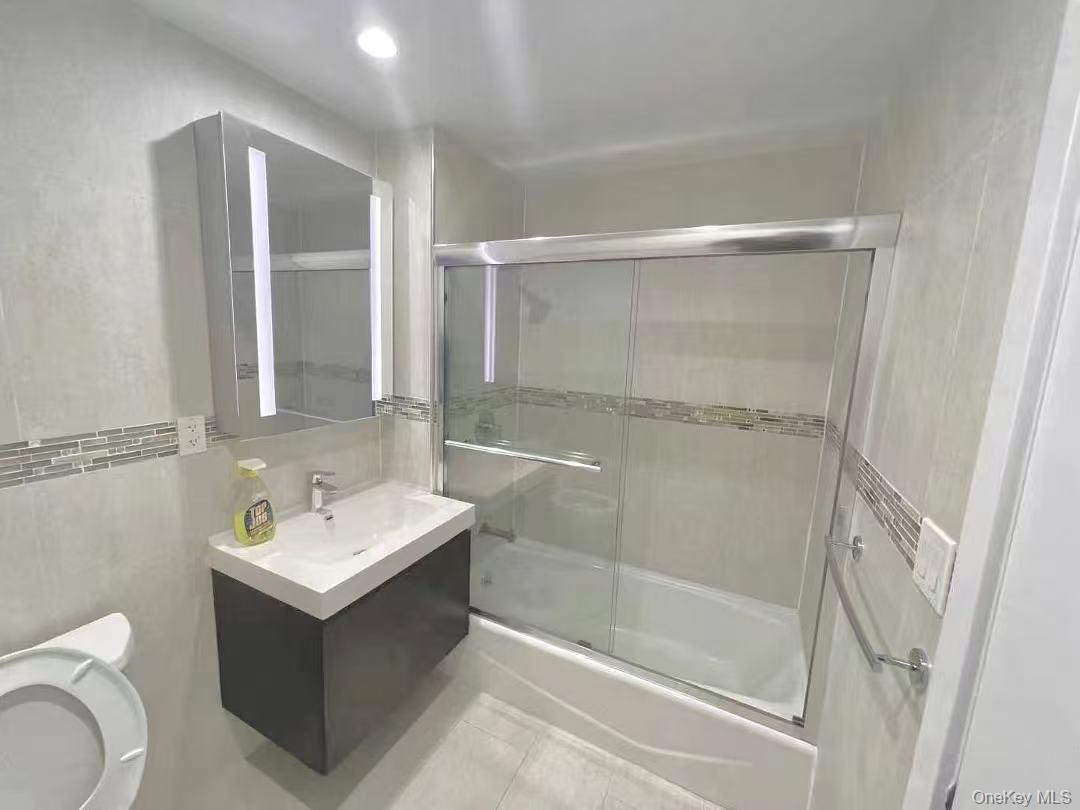 158-15 Union Turnpike 309N