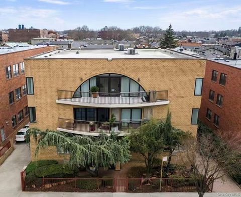 14726 Roosevelt Avenue Flushing NY 11354