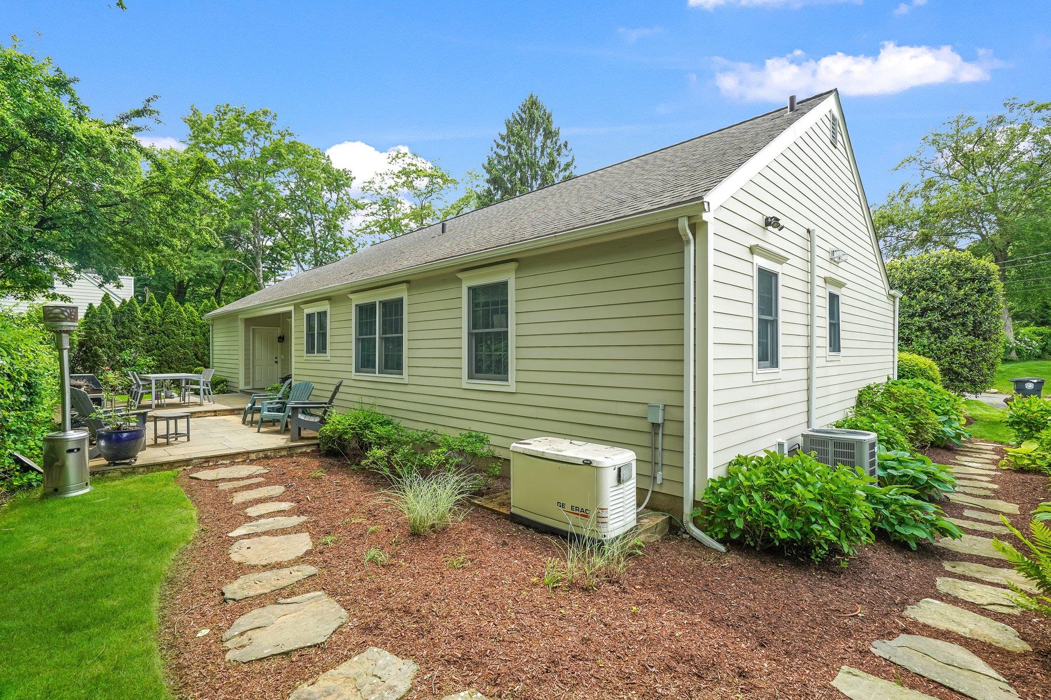 43 Bellain Avenue, Harrison, New York image 27