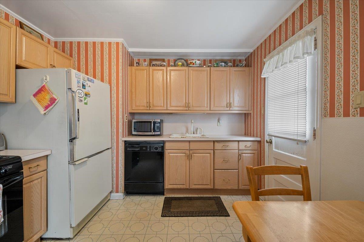 47 Malone Street, Hicksville, New York image 10