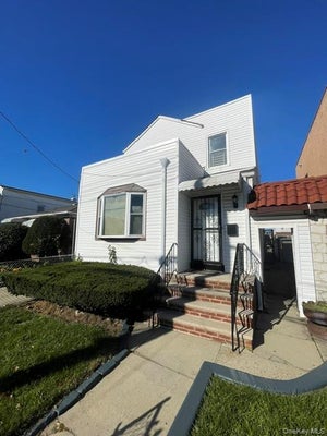 13522 232ND ST, LAURELTON, NY 11413 - Image 1c2012b5ce367450ae16be76e1a3e778/3952240364