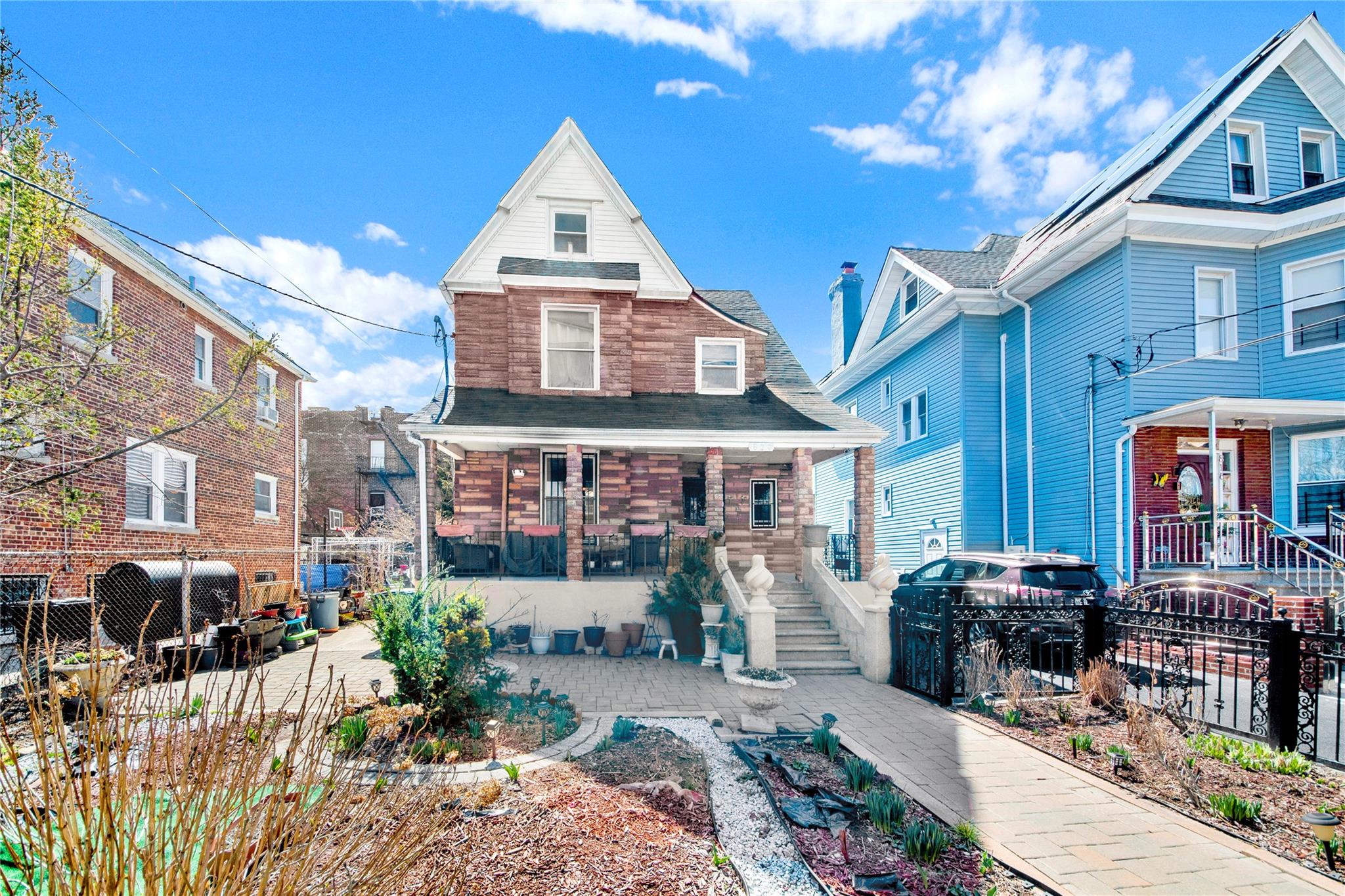 S Oak Drive, Bronx, New York -  - 