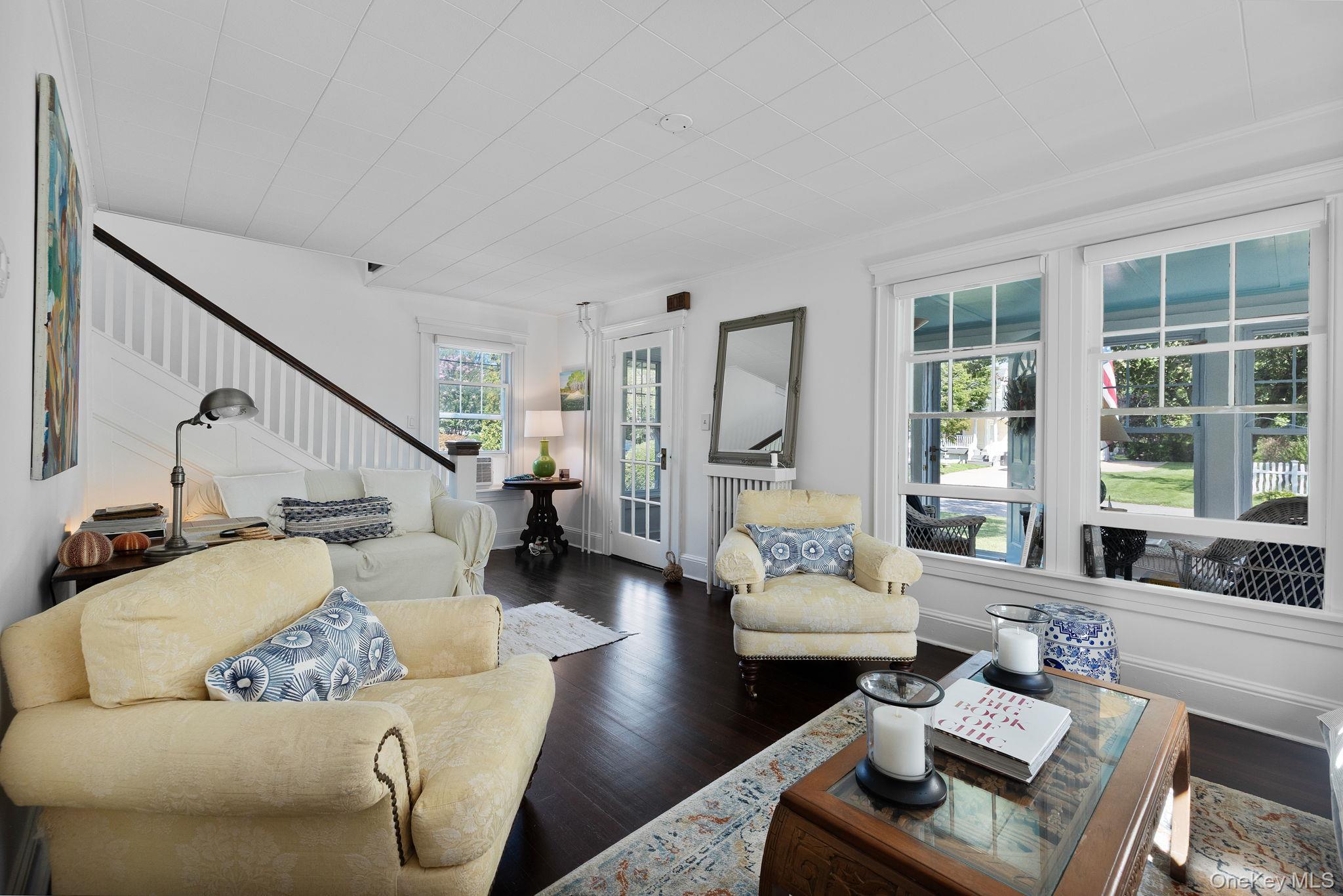 16 Robbins Avenue