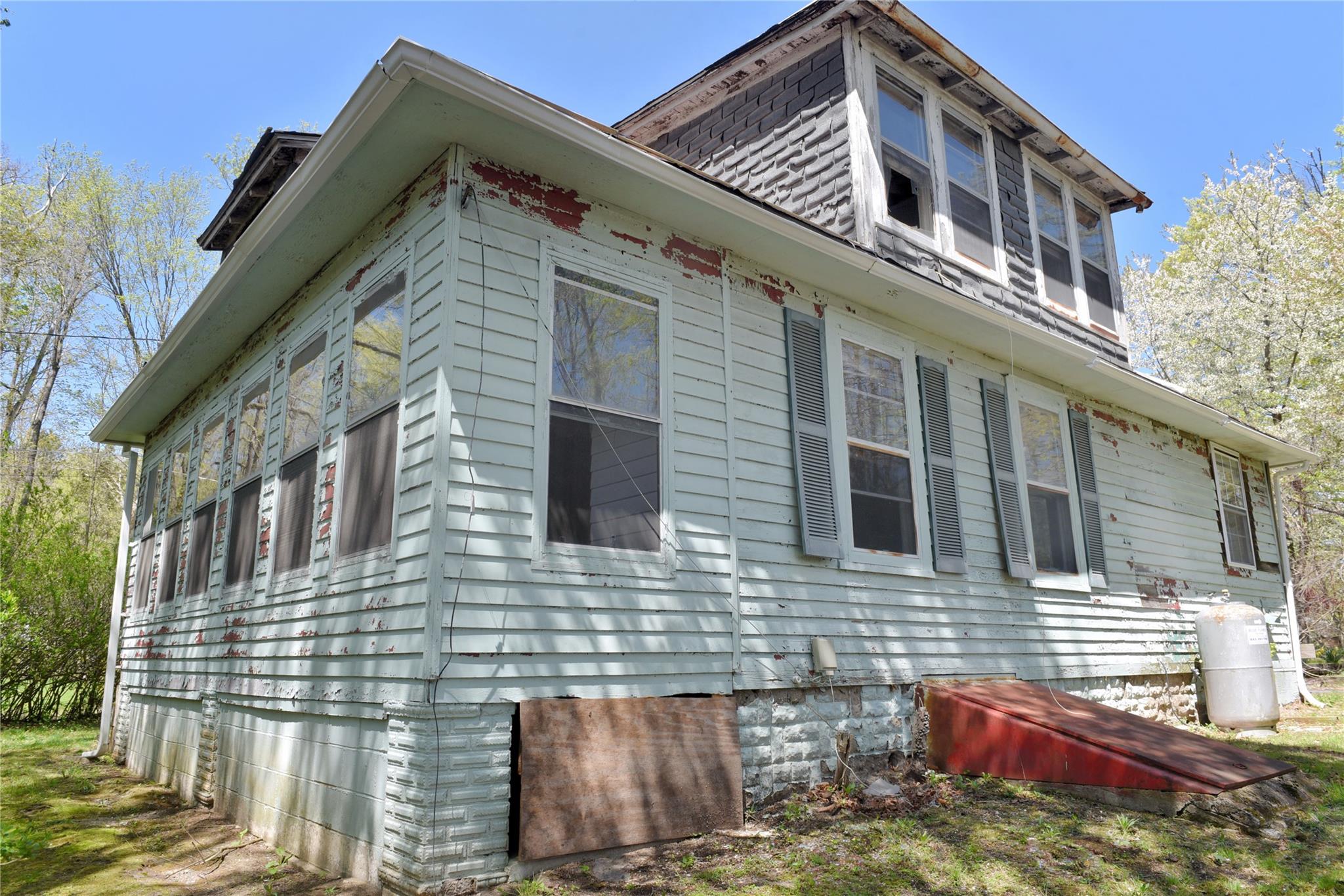 4 Dodd Lane