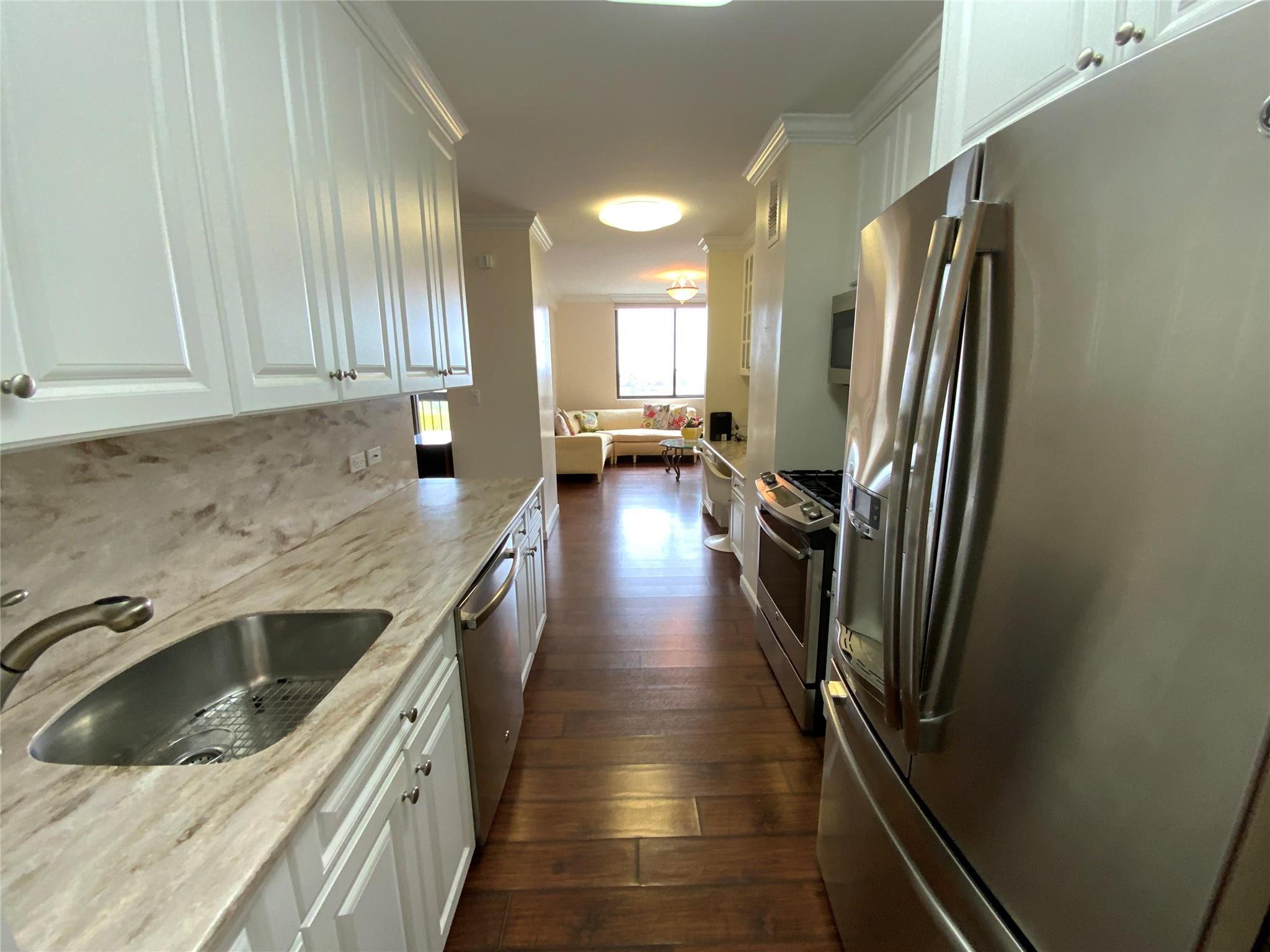 27010 Grand Central Parkway #15K, Floral Park, New York image 13