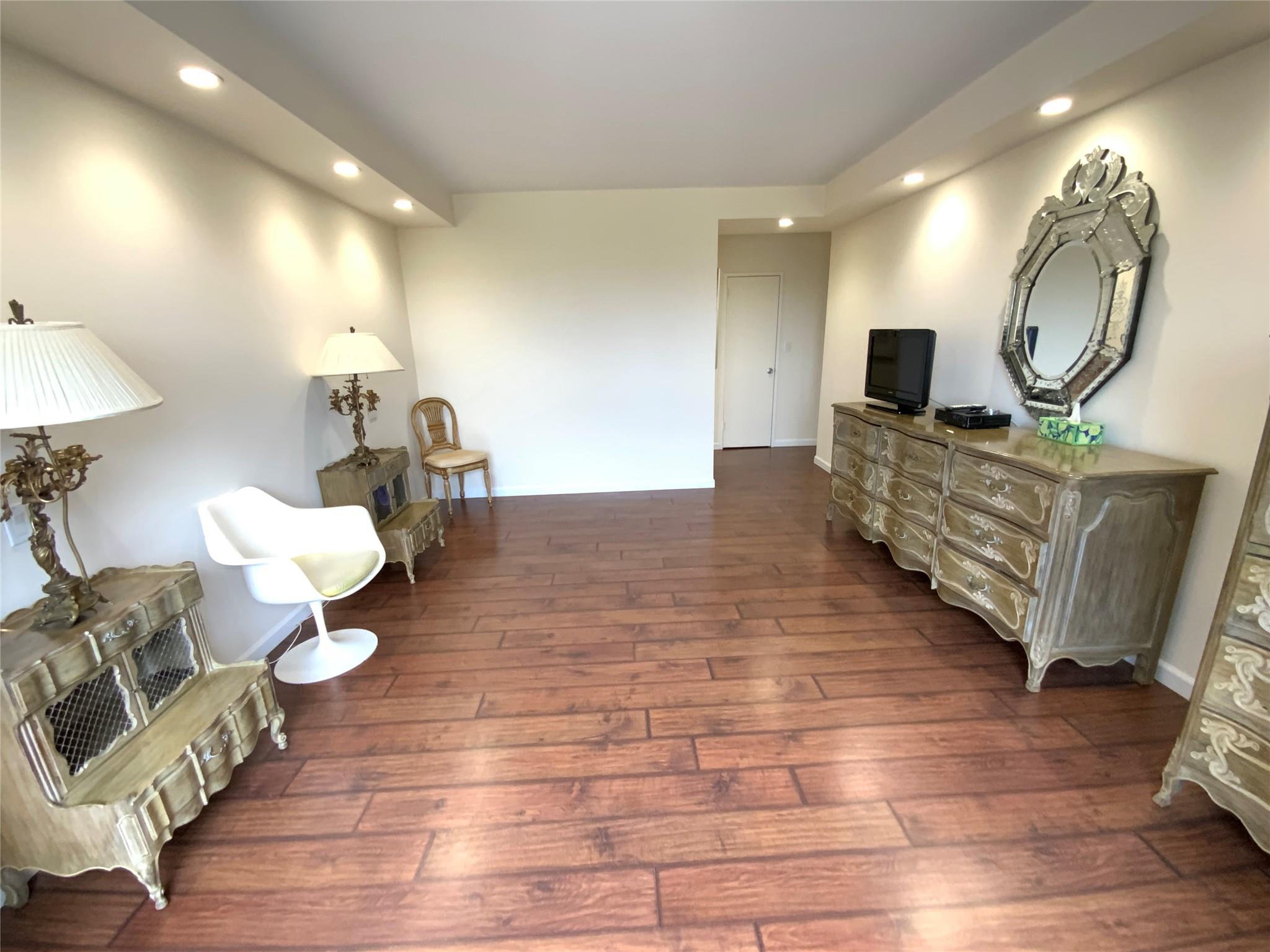 27010 Grand Central Parkway #15K, Floral Park, New York image 23