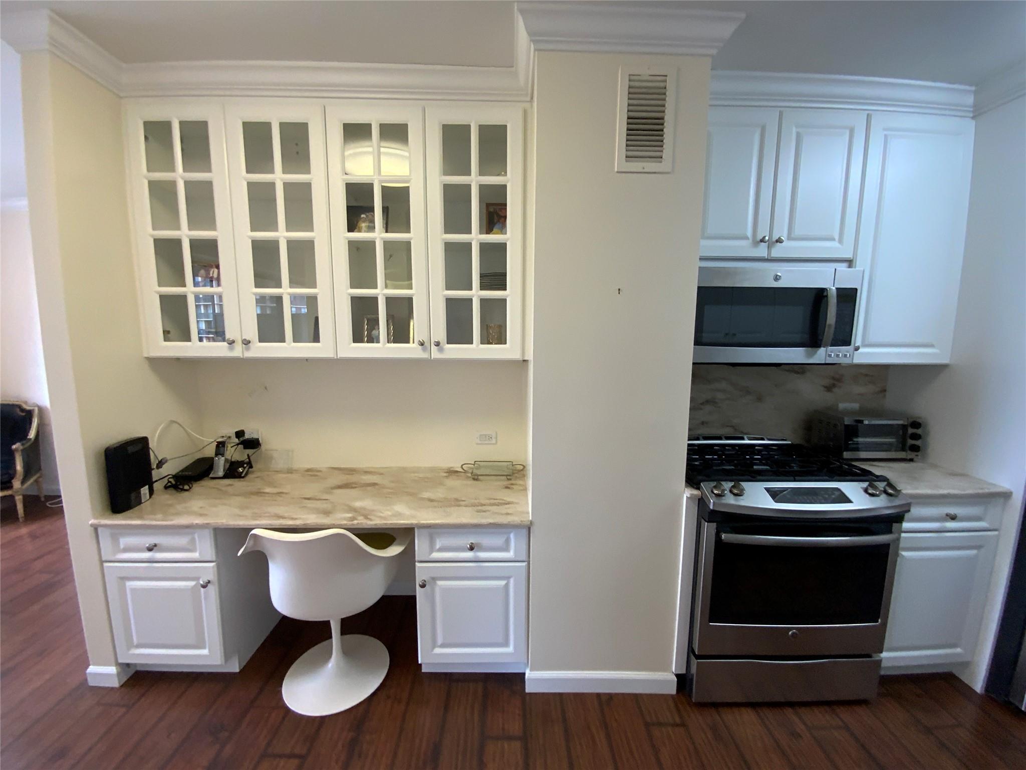 27010 Grand Central Parkway #15K, Floral Park, New York image 15