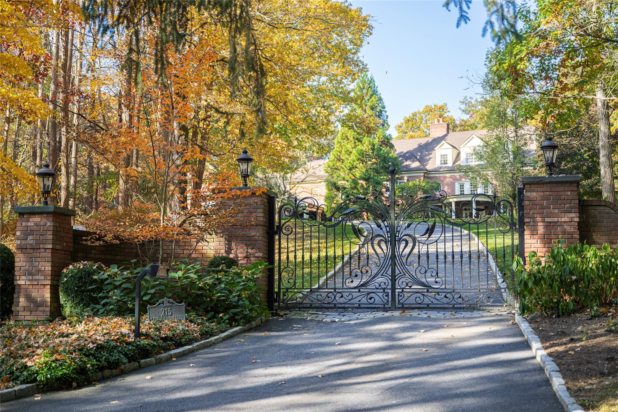 215 Bedford Banksville Road, Bedford, New York image 2