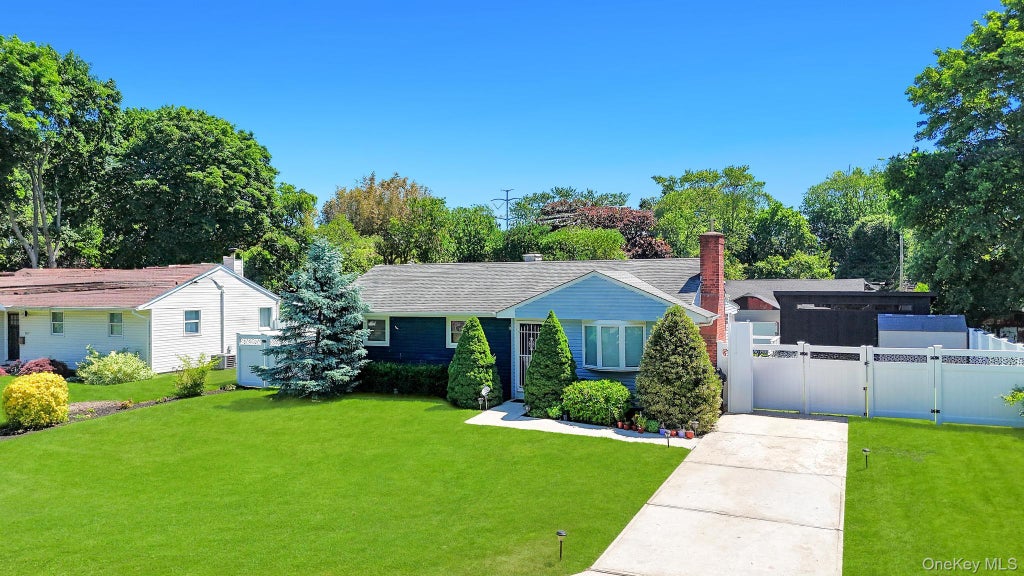 Photo of 2815 Eagle Avenue, Medford, NY 11763 (MLS # 1015318)