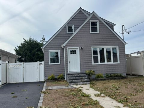Photo of 3154 Roxbury Road, Oceanside, NY 11572 (MLS # 918842)