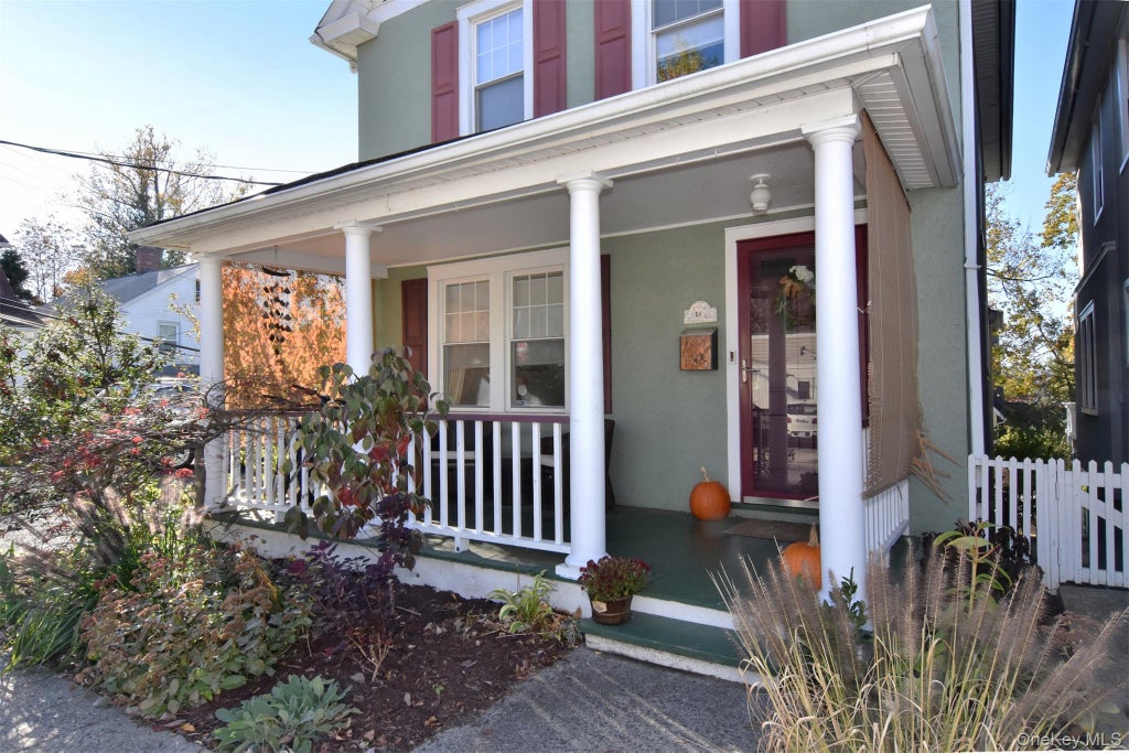 Photo of 18 Grinnell Street, Irvington, NY 10533 (MLS # 1038059)
