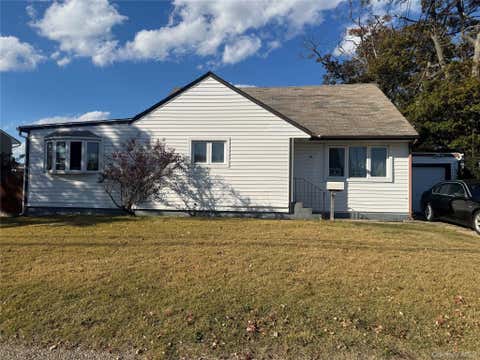 Homes For Sale - 9 Pratt Street<br/> Suffolk County, West Babylon, NY 11704