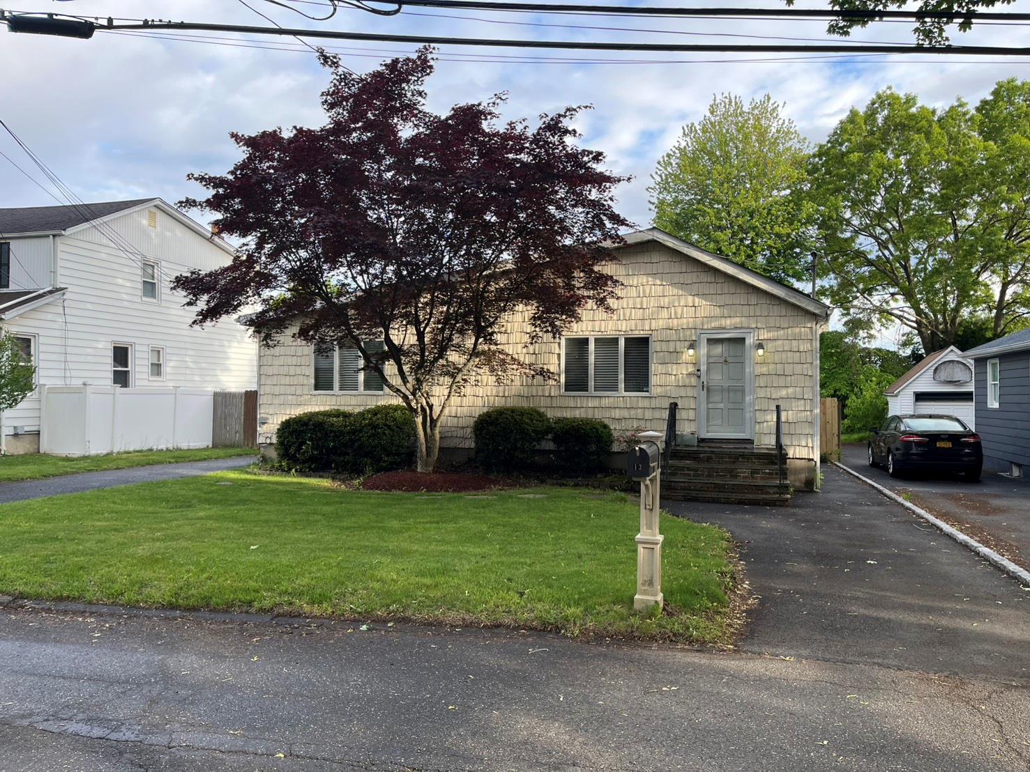13 Reinhart Court, Melville, New York image 2