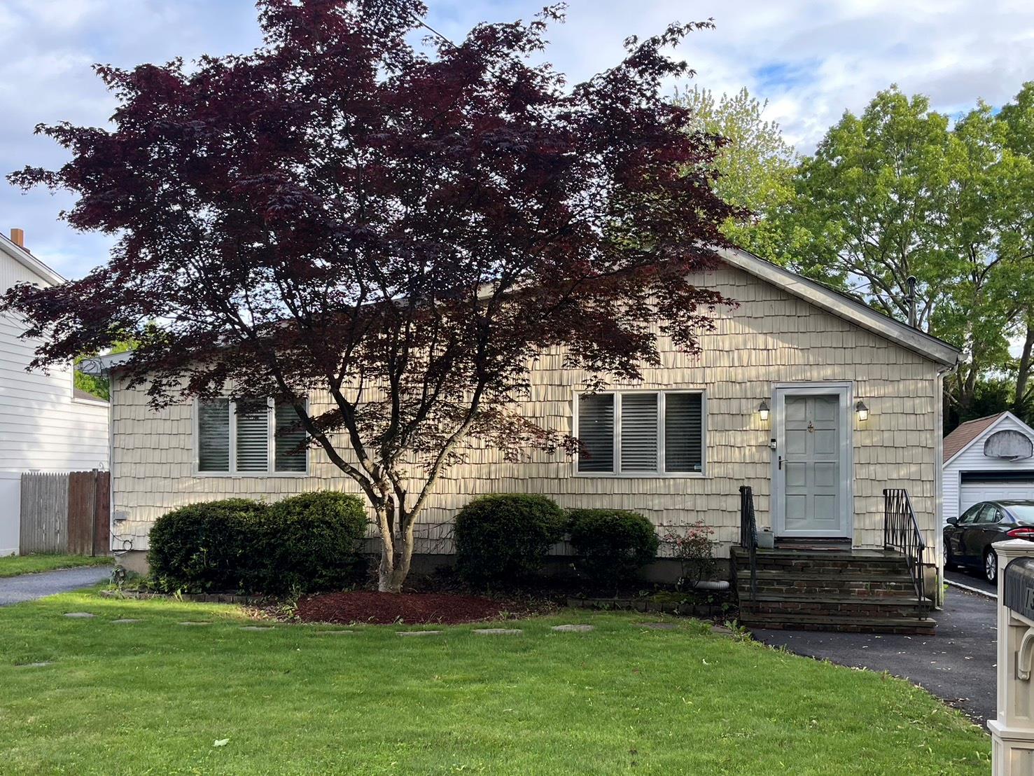 13 Reinhart Court, Melville, New York image 1